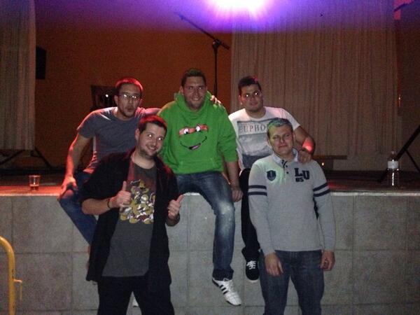 TodolellaComedy's tweet photo. Els artistes de la nit!!! http://t.co/Zr4kQwEZLH