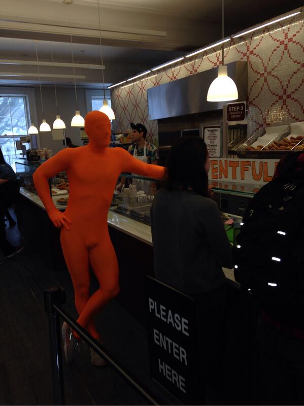 BruEntrepreneur's tweet photo. Some Ventfull gorilla marketing #brownentrepreneurship http://t.co/07XzbFdXDW