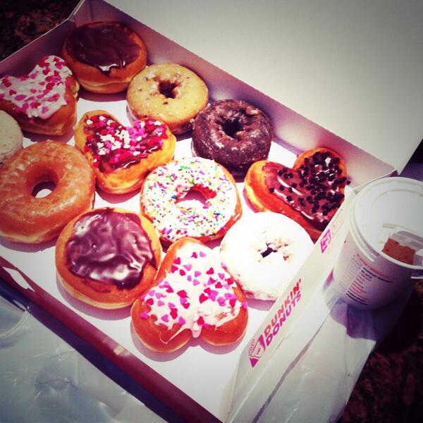 Gave donuts to the ppl who r coming to this las Vegas trip with me.