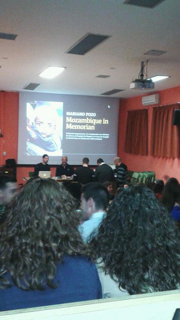 Beeiiss94's tweet photo. En la conferencia de Mariano Pozo por la cooperación con enfermos de sida en Mozambique. #PodemosHacerAlgoPorEllos http://t.co/gvYJyulvcv