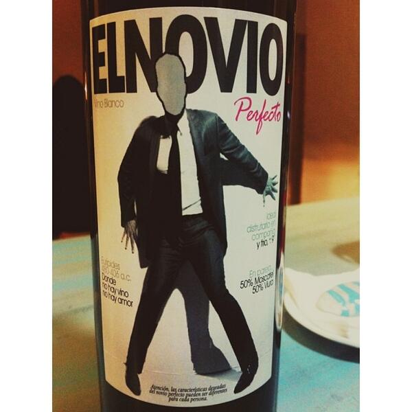 BarMerfin's tweet photo. Ohhhhhh yeaaaaaaah ¡"El Novio Perfecto" ya llegó! @BrunoMurciano ¡Es una pasada! ;-) http://t.co/5k7mLHqzM2