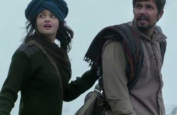 Movie review: Alia Bhatt delivers a power-packed performance in Highway   read.ht/cDn