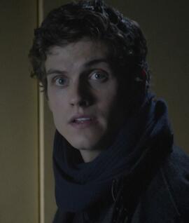 Almost at 100 followers. It would make scarfy really happy if you retweeted this.