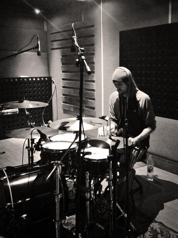 AlexMaister1's tweet photo. Grabación de @SONBLUE terminada!!! en @MAISTERSTUDIO con @sedjkpro http://t.co/6hulXaEDRT