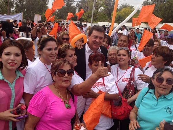 oclausseni's tweet photo. “@drluisbecerra: Haciendo leña el presidente @oclausseni !!!!! http://t.co/fuYjoJPmKb”// Puro @PRIGuaymas @SusanaPRIGyms @CDEPRISonora