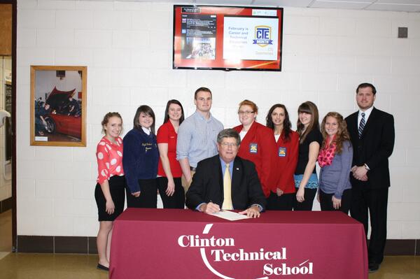 ClintonTechSch's tweet image. Career &amp;amp; Technical Education Month Proclamation signing with Mayor Sam Gibbons.  @CHSCards