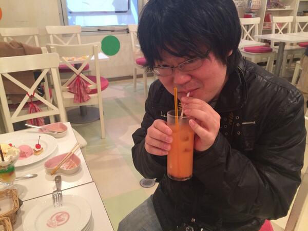 前田地生 No Twitter 俺達のｓｒｂｎ先生 Co621だぜ Rt Tesabu 実は今 ぴなふぉあ内で記者さんたちの試食会中です ガジェット通信さんかわいく飲んでくれています 各メニュー 美味しいのがくやしい というコメントがたくさん Tesabu Http T Co Zt8bu6djmu