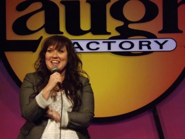LeahKiple's tweet image. RT @ChiLaughFactory: .@KelsieHuff getting the crowd pumped up during the 8pm #ChicagosBestStandup showcase! #TGIF