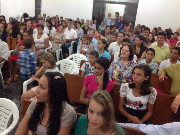 prvalciribeiro's tweet photo. O Espírito de Deus está sendo derramado, Deus está trabalhando poderosamente na vida da igreja! Amém http://t.co/oMlGPBQINs