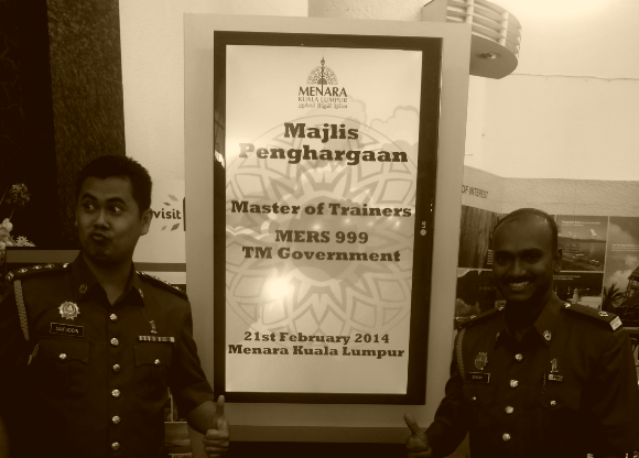 SaifuddinJPAM's tweet photo. @Moqta70 @JPAMtwiter Menghadiri majlis penghargaan MOT MERS999 di Menara Kuala Lumpur http://t.co/XaBHnE6oD5