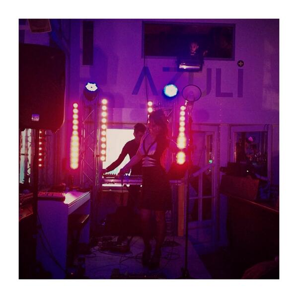 @BonnieLi_ a électrisé l'<a href="/itsAzuli/">Azuli</a> !!!