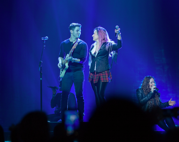 ddlovato tweet picture