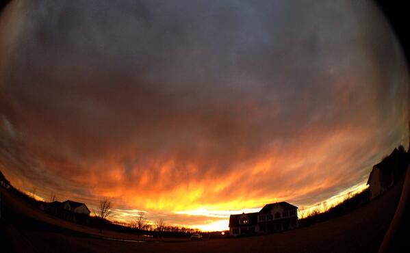 HumbleGentlemen's tweet image. Occasionally a gentleman enjoys the sunset #sunset #iphoneography