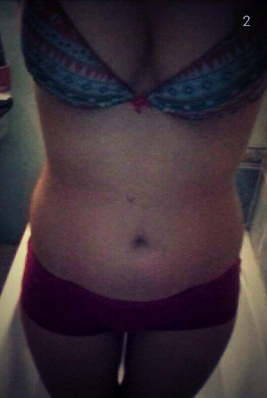 PostSnapChatSex's tweet photo. Vos avis sur cette jeune demoiselle ? Beau corps je trouve >>> http://t.co/EuJ7uF9uyL
