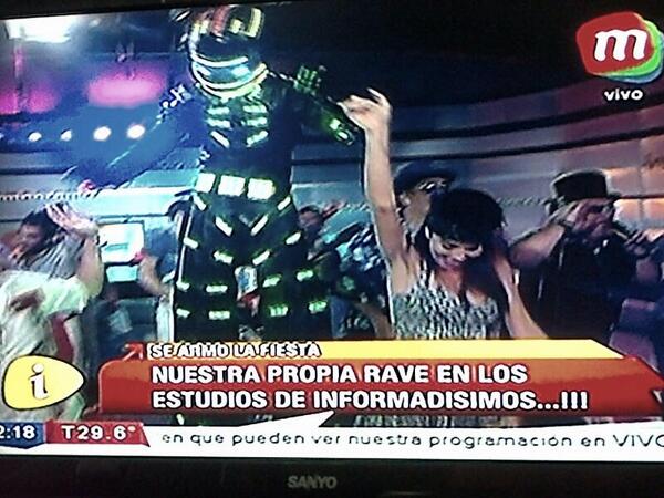 RobotNieveShow's tweet image. #robotledshow en Informadisimos