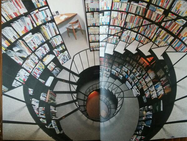 Uzivatel 松原隆一郎 Na Twitteru 松原隆一郎 堀部安嗣 書庫を建てる 1万冊の本を収める狭小住宅プロジェクト 新潮社 は 2月25日発売 施主が家の設計には口出しせずに濃密な家族の歴史を語り 建築家が試行錯誤を包み隠さず述べ 建設の過程を工務店や職人に取材