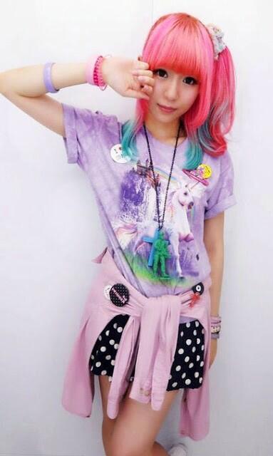 SL_EvaCheung's tweet photo. Harajuku!!! Eva kok cantik yah pas disini? haha;) Siapa yang bilang kalau eva itu Kawaii? http://t.co/LeBVWAt1x7
