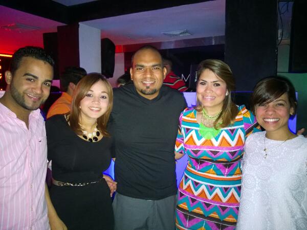 Carlos_lantigua's tweet image. Celebrando a Sahi!!!! Felicidadesssss #Fieta @sahiritar @karinaizquierdo @mariaisabelc