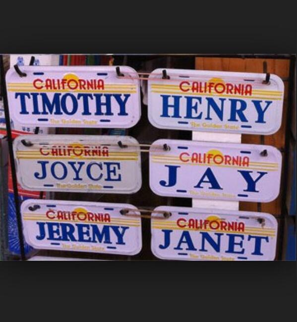 carahhwang's tweet image. shoutout to all the people who never found their names on the souveneirs #notonce