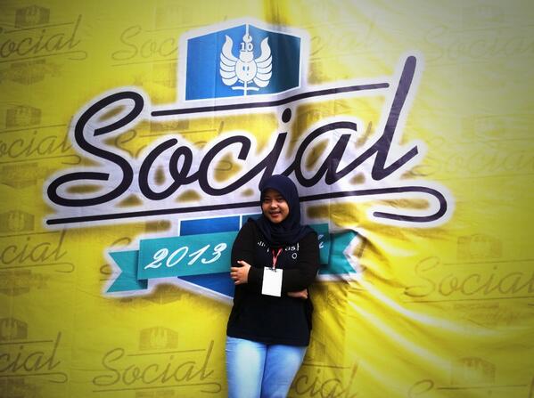 nurulainiprtn's tweet photo. Ujian praktek kesenian #SOCIALBERSATU @sman10bdg_2014 http://t.co/ftOqWIXqRK