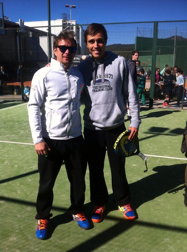 Torneig benèfic amb el gran #carlesadrobau #albertluque i el num1 <a href="/FBelasteguin/">FernandoBelasteguin</a> #qnp <a href="/Justtenpadel/">JUST TEN</a> <a href="/wwwpadelistocom/">padelisto</a>
