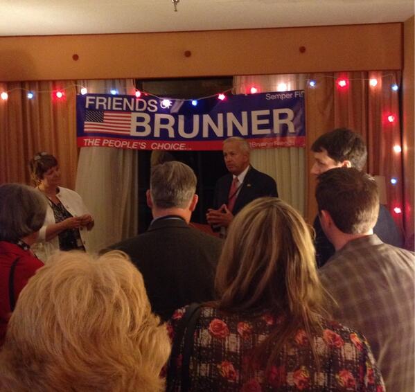 AnnetteRR's tweet photo. Hosp suite @BrunnerFriends was packed all night to see @JohnBrunnerMO and @jksbrunner #LD2014 http://t.co/fWUbSAdWru