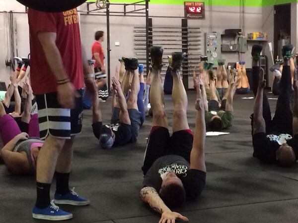 JohnnieWOD's tweet image. Warm up 1 #Deadbugs @johnwelbourn @TexMcQuilkin @_carl_case #CFFBNation @CFFootball Seminar