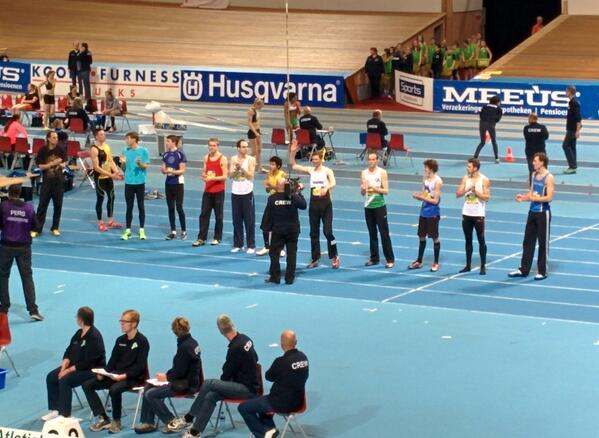 siemuit's tweet photo. Dagje NK indoor in Apeldoorn. @tiemeklinkers verdedigt, voor het eerst, de eer van #avphoenix bij het hoogspringen. http://t.co/i7QaGlgA3e