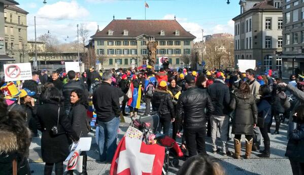 josemrivasg's tweet photo. Berna, Suiza. 22 de feb. 12:00pm. Con Venezuela en el corazón. #SOSVenezuela http://t.co/mosFcJgFLt