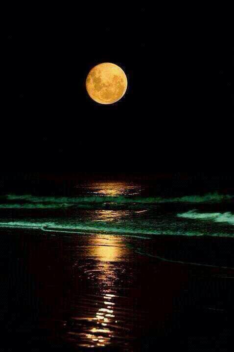 _Paisajes_'s tweet photo. Luna de San Juan en la playa de Cádiz. http://t.co/pw67t1FFjA