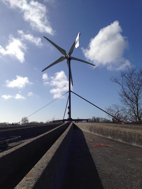pronkmachinery's tweet image. Gisteren een Genner 3000W geplaatst bij een klant. Direct aangesloten op het net. Draait prachtig nu bij windkracht 4