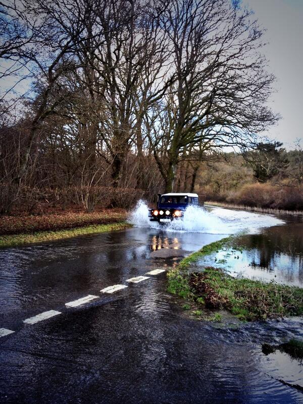 EdwardsAgri's tweet photo. Playing nicely in St Marybourne #4x4 #Defender #flood #eacontour #Onelife http://t.co/OyQdBABtbz