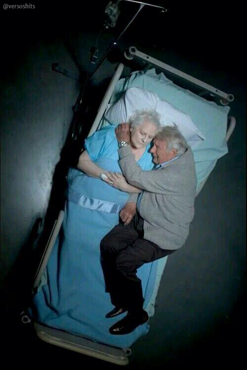 versoshits's tweet photo. Estaré contigo hasta el último minuto de mi vida, ¿Lo recuerdas? http://t.co/HeB5LcE6Od