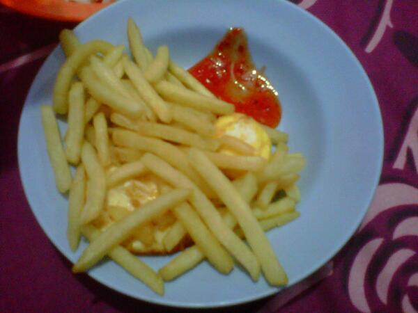 arista_vr's tweet photo. Cemal cemil tengah malam @dickybagus6 http://t.co/J8Kzy8RpKq