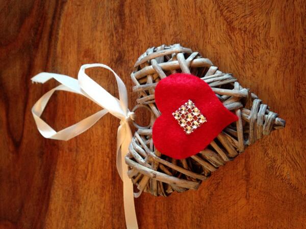 Becki_Lacey's tweet photo. Handmade hanging heart.. £3.00 + 50p postage xxx http://t.co/Yk13XpoqT4