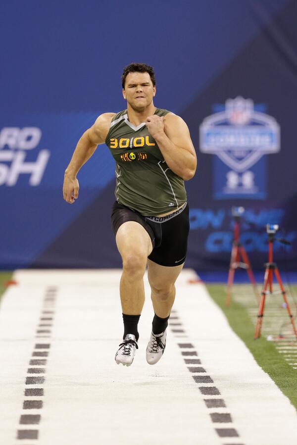 HoustonTexans's tweet image. Watch as @AggieFootball'S Jake Matthews impresses with his 40-yard dash.

WATCH: bit.ly/1jXCWh7