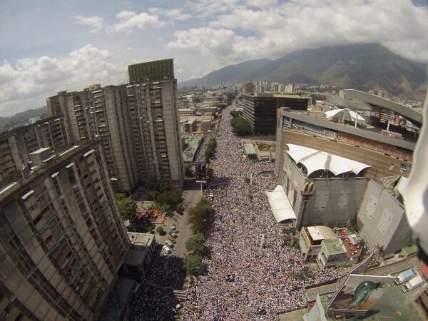 La California #Caracas #22F (1:20pm) (vía @gonzoucab)