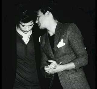 _larryreal's tweet photo. "cuando esto acabe, seremos libres" le susurró louis a harry  

#3YearsOfBravery
#3YearsOfLarryStylinson

- http://t.co/gLjiBz39vx