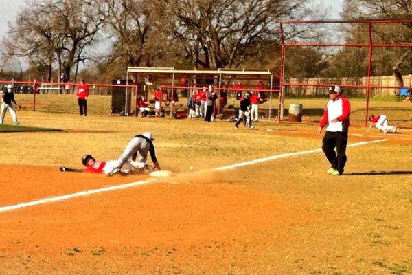 Texas Edge 11U wins first official game on home turf in #TEcomplex history. 
TE - 8
Blackcats - 2
#TEwinTracker2014