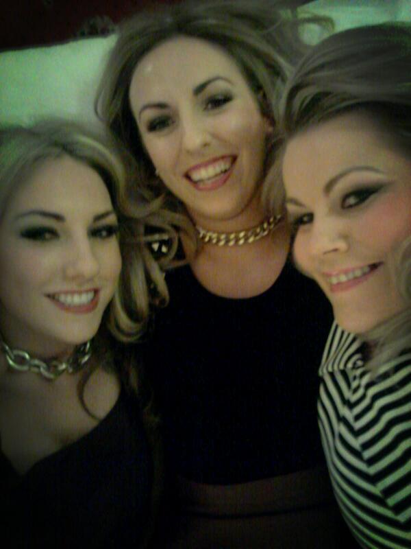 Angela Devlin (Angeladxoxo) Twitter