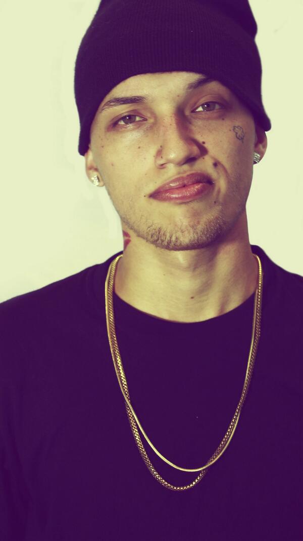 luciaalopezz_'s tweet image. "@AcYourProblem: TMFPB! http://t.co/J8fovvcJtE"maaaaaaaa😍😍