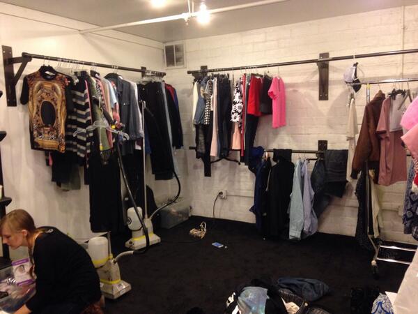 Who's wearing what at the #IdolTop13 photo shoot? #idol