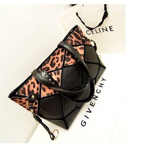 fedora_faustina's tweet photo. B558 MATERIAL PU SIZE L39XH30XW11CM COLOR BLACK.WHITE.LEOPARD  PONTIANAK FREE ONGKIR YA GUYS.. http://t.co/DAQVIBxBY6
