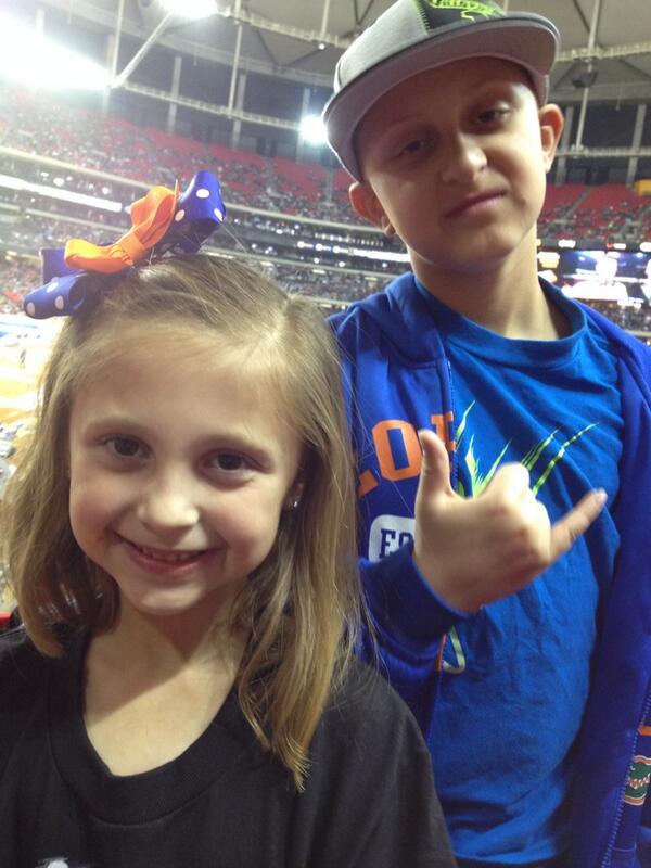 ASmith5485's tweet photo. @SupercrossLIVE 10 min to start lets get this thing started!!!! http://t.co/0DUmdO5uo5