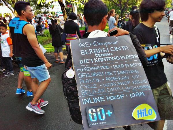 hiloBALI's tweet photo. #IniAksiku Berbagi cinta dengan #DietKantongPlastik at CFD Renon @HiLo @ehdenpasar @yamextian http://t.co/IHjm6UeTrI
