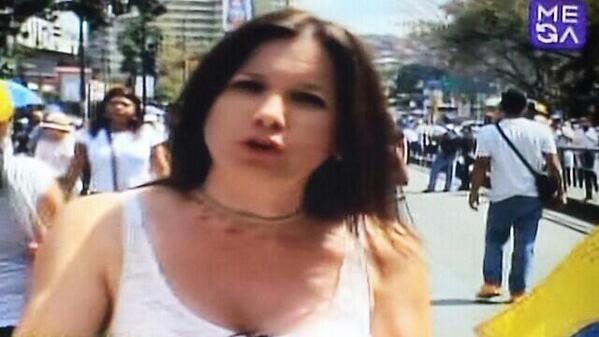 SoyVnezolano's tweet image. Periodista de (MEGA) Chilena informa que en Venezuela fueron detenidos y tuvieron que borrar material de vídeo. #22F