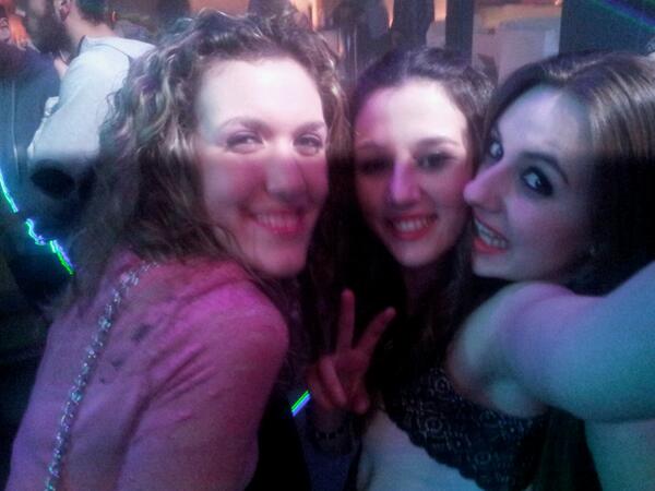 Sheilasztr's tweet photo. nit en @bacarragandia http://t.co/b4kiesMmOu