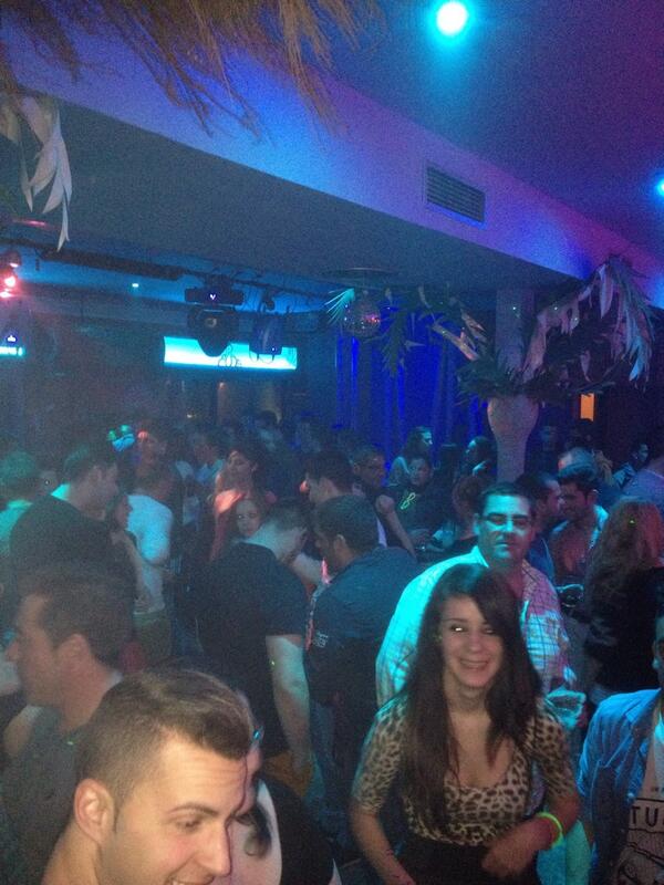 Impresionante Kiko y makoke en Buda río