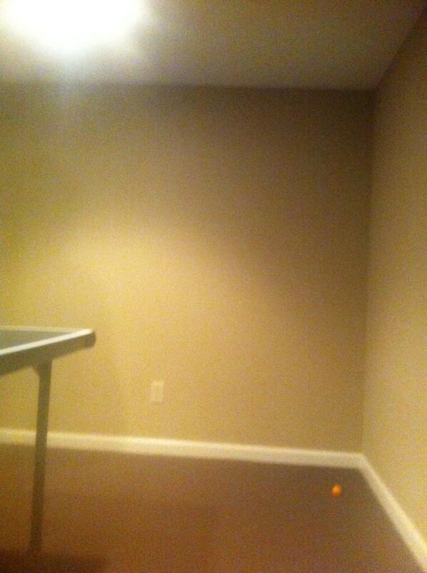 picsofmywall's tweet image. 