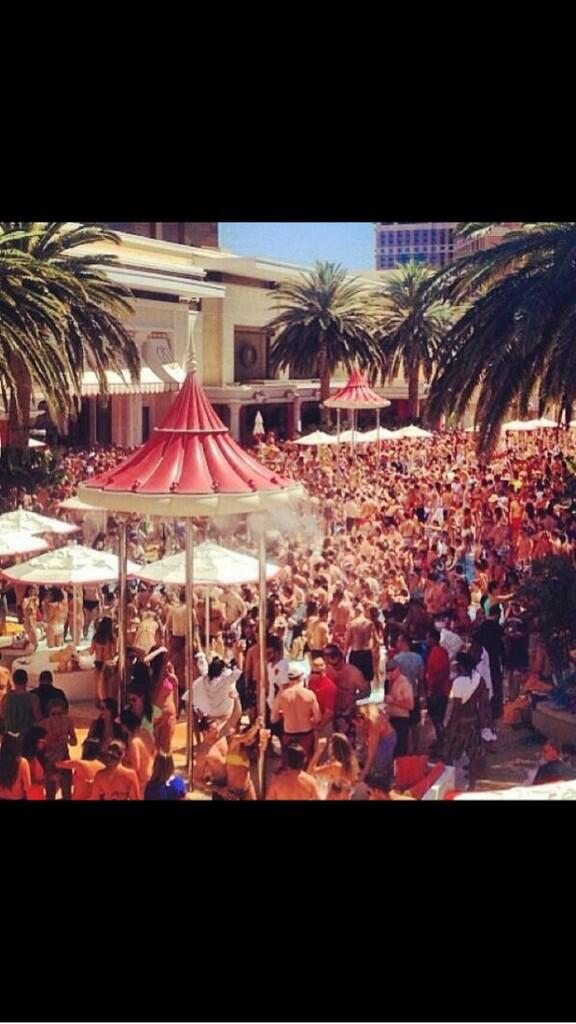 Iam_TacoTaco's tweet image. ANNOUNCEMENT: 3 weeks from today we kick off Season 2014 of #soldoutsaturdays @EncoreBeachClub !!! #cantwaitforthis